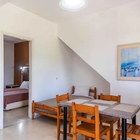 Pink House Socrates Corfu Beachside Retreats * Vitaládes