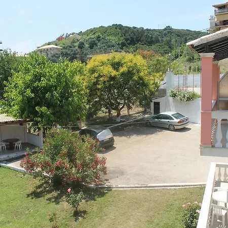 Pink House Socrates Corfu Beachside Retreats * Βιταλάδες