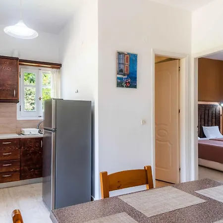 Pink House Socrates Corfu Beachside Retreats Βιταλάδες