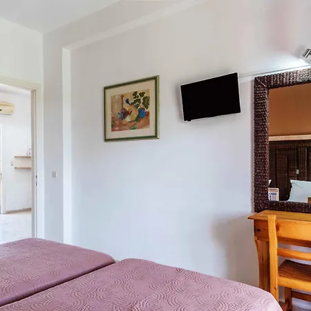 Pink House Socrates Corfu Beachside Retreats Апартаменты