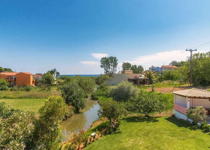 Апартаменты Pink House Socrates Corfu Beachside Retreats *